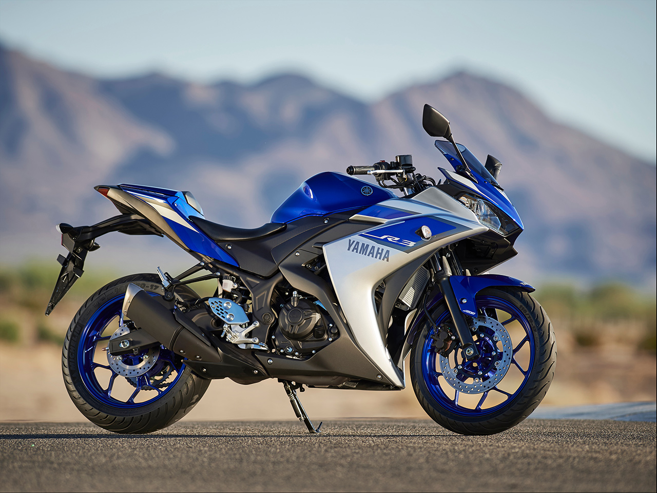 Yamaha YZF-R3 официально приходит в Россию